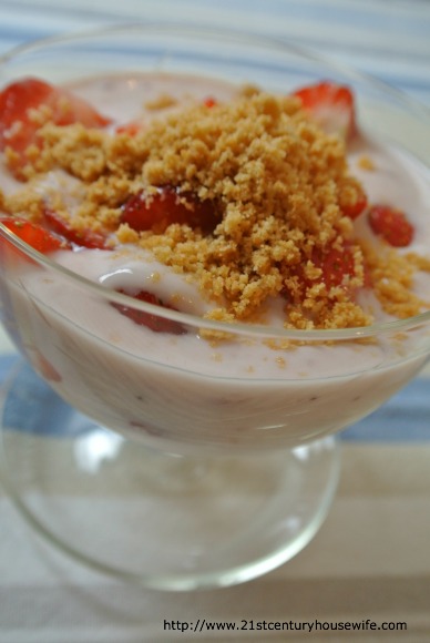 Rachel's Organic Low Fat Strawberry Dessert