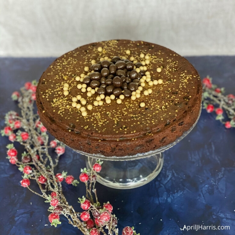 Last Minute Christmas Cakes - Nigella's Chocolate Fruit Cake