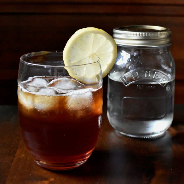 Simple Syrup is a key ingredient in many summer cocktails and drinks. This hack from @apriljharris means you can make it quickly and easily - without using the stove!