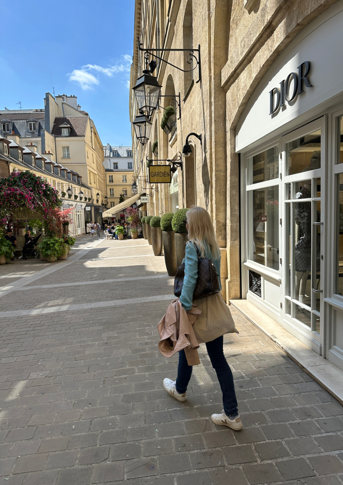 April Harris shopping in the 8th arrondissement